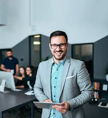 Everglow LED Technology – High-Resolution Displays for Retail, Corporate, and OOH Applications