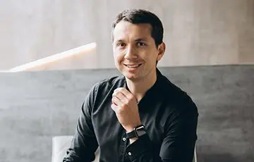 Everglow LED Technology – High-Resolution Displays for Retail, Corporate, and OOH Applications