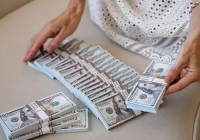 Everglow LED Technology – High-Resolution Displays for Retail, Corporate, and OOH Applications