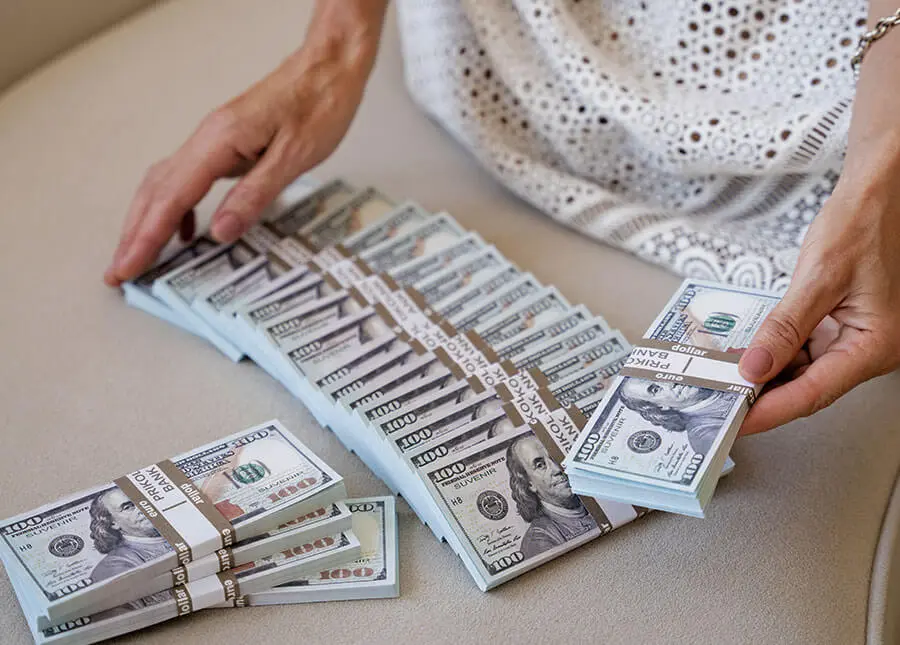 Everglow LED Technology – High-Resolution Displays for Retail, Corporate, and OOH Applications