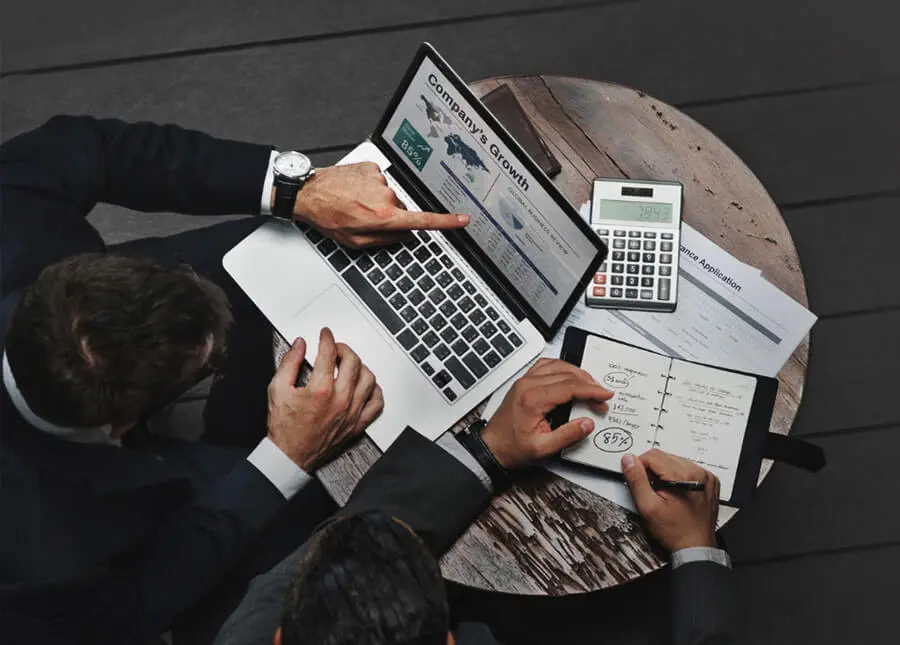 Everglow LED Technology – High-Resolution Displays for Retail, Corporate, and OOH Applications