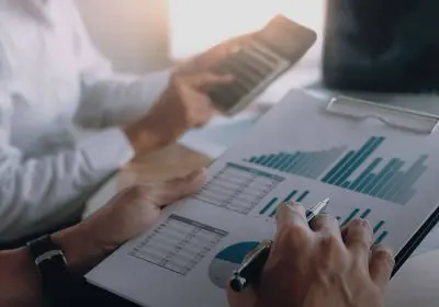 Everglow LED Technology – High-Resolution Displays for Retail, Corporate, and OOH Applications