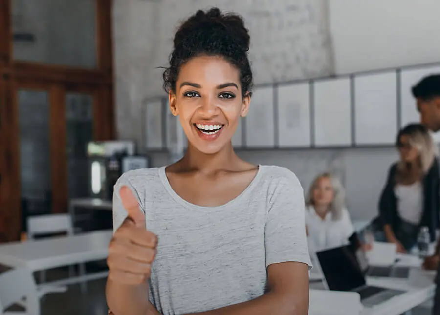 Everglow LED Technology – High-Resolution Displays for Retail, Corporate, and OOH Applications